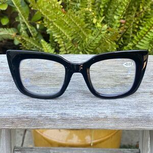 New Black Cat Eye Vintage Woman's Glasses Frame Retro Classic. Comes w/dust bag.